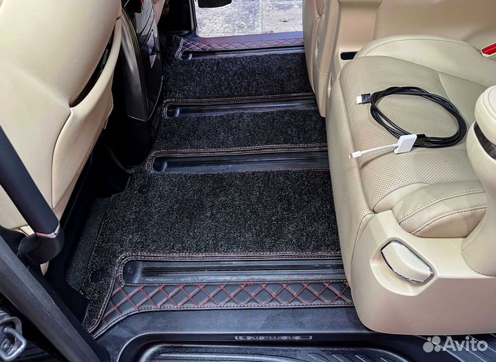 Коврик в багажник на Toyota Alphard