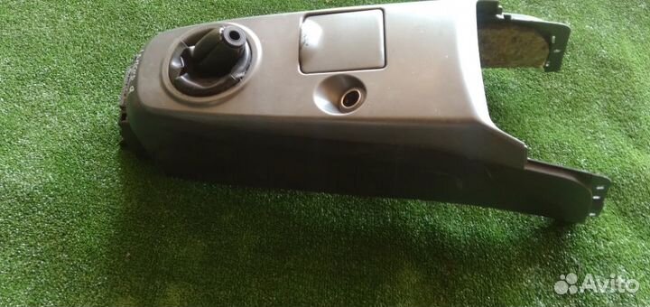 Консоль и подлокотник M. Lancer IX 2003-2008