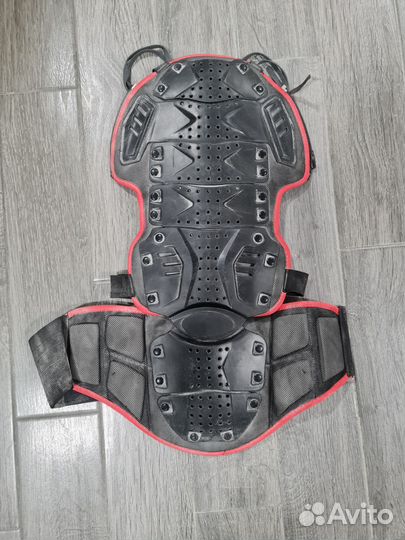 Защита спины из комплекта