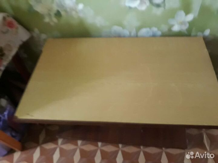 Журнальный столик на колесах бу