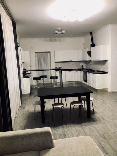 Дом 200 м² на участке 6 сот.