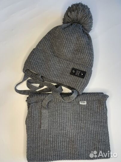 Шапки зимние 2-3 года со снудом 3штуки