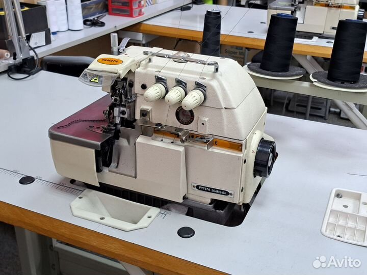 Оверлок yamata трёхниточный