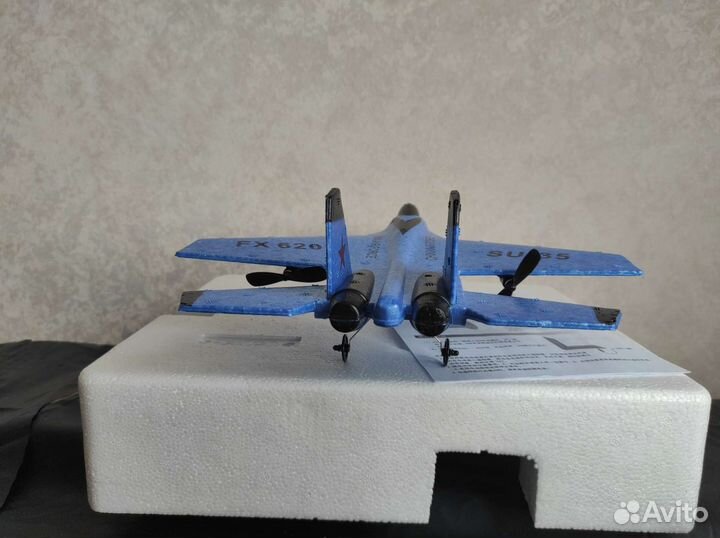 Самолет на радиоуправлении