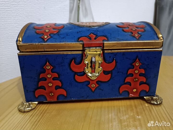 Коробка жестяная 