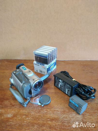 Цифровая видеокамера canon