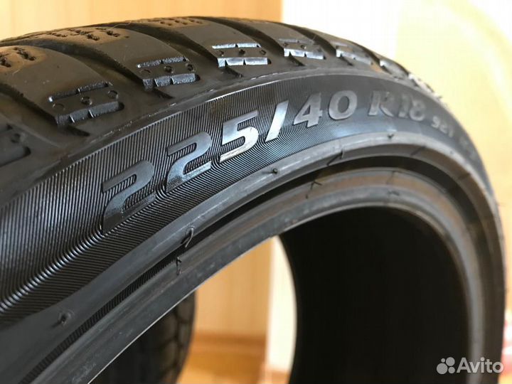 Pirelli Winter Sottozero 3 225/40 R18 92V