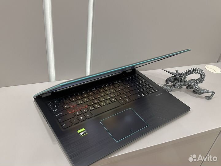 Asus Ryzen 5/16gb/GTX1050 4gb/ssd+/Full HD