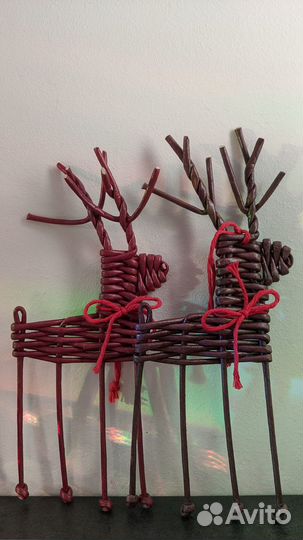 Олени из бумажной лозы