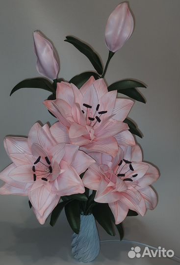 Светильник настольный лилия