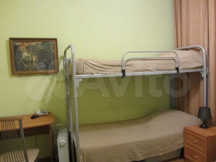 Комната 15 м² в 4-к., 1/5 эт.