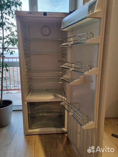 Холодильник встраиваемый Liebherr IKB2850