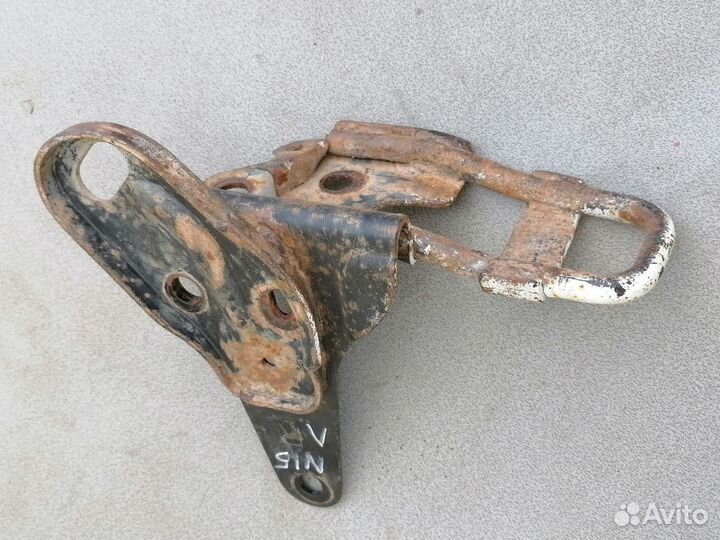 Крюк буксировочный для Nissan Almera N15 1995-2000