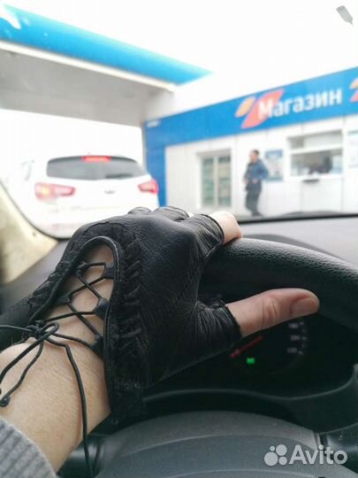 Перчатки кожаные женские