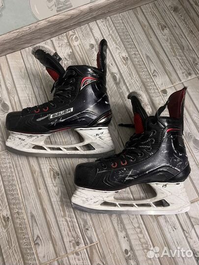 Коньки хоккейные