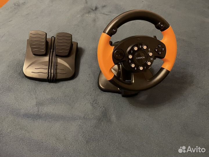 Игровой руль с педалями