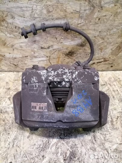 Тормозной суппорт передний правый Audi A4 B8