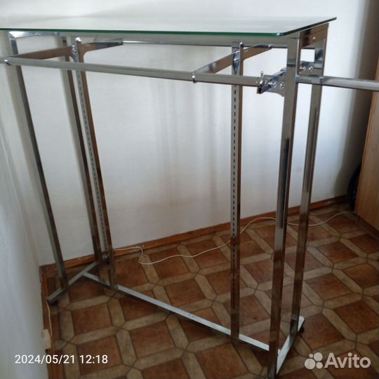 Вешалка для одежды напольная металлическая