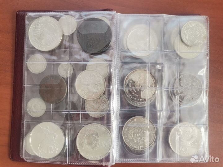 Коллекция монет и купюр