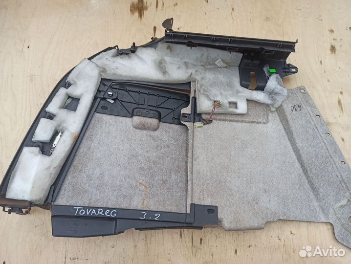 Обшивка багажника Volkswagen Touareg 7L