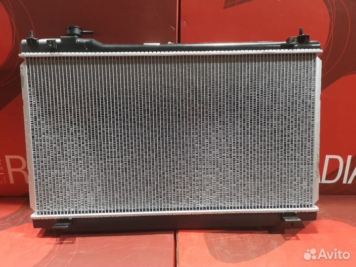 Радиатор двс Nissan Skyline CPV35 vq35de