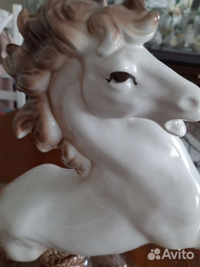 Статуэтка конь лошадь