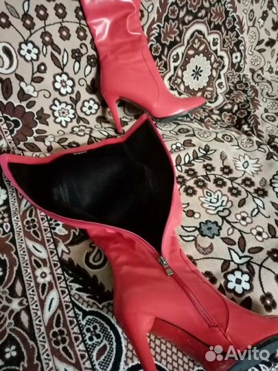 Сапоги красные