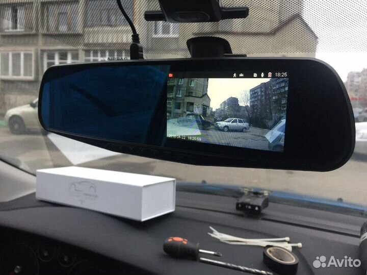 Новый видеорегистратор зеркало Full HD + камера