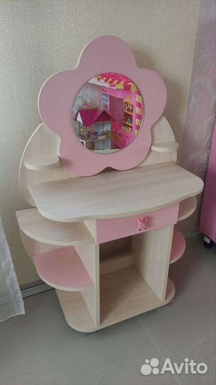 Туалетный столик для девочки