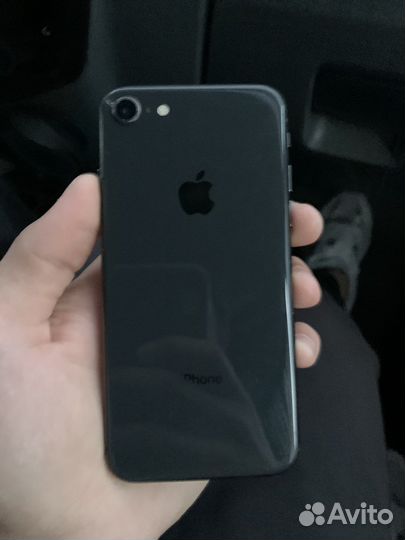 Телефон iPhone 8 64 gb