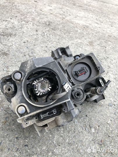 Фара левая Jeep Grand Cherokee wk2 рестайлинг