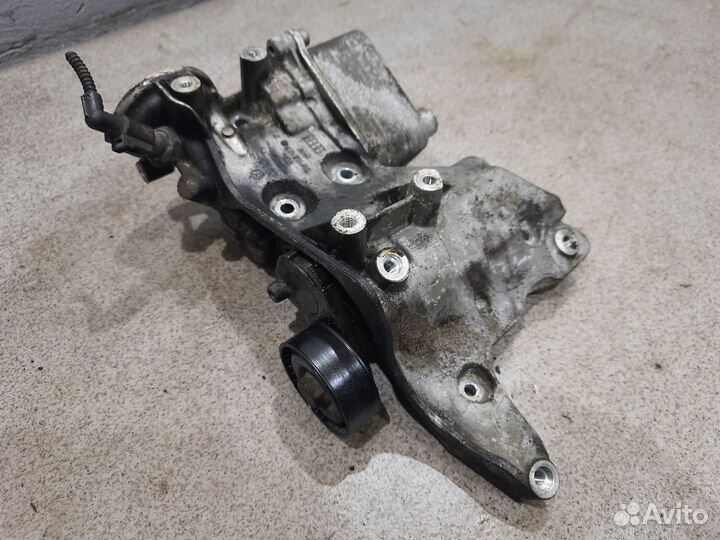 Кронштейн генератора в сборе для 1.8 tfsi BZB CDA