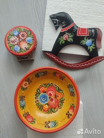 Тарелка декоративная, городецкая, деревянная