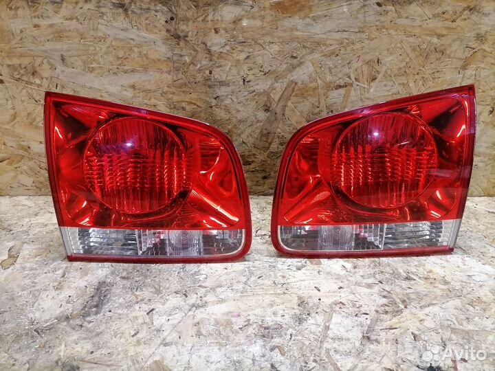 Фонарь в крышку багажника Volkswagen Touareg 7L