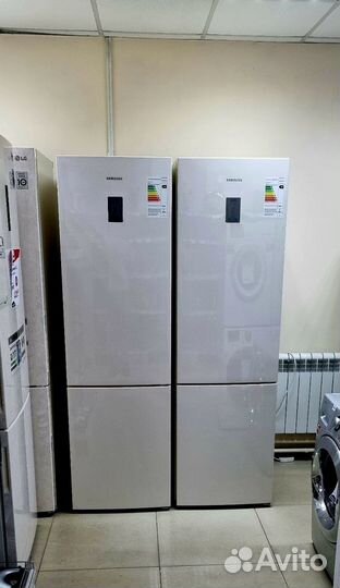 Новый холодильник Samsung RB37A5470EL