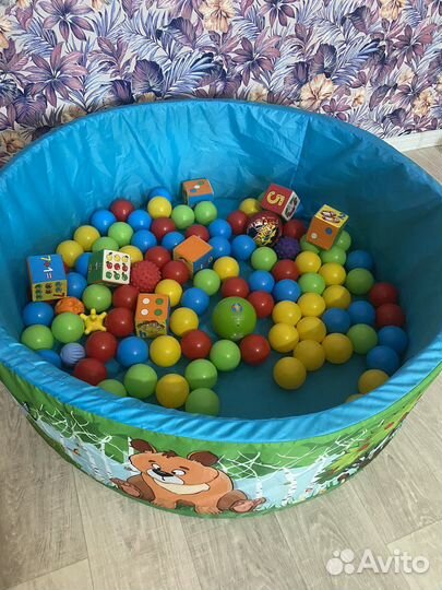 Детский сухой бассейн с шариками
