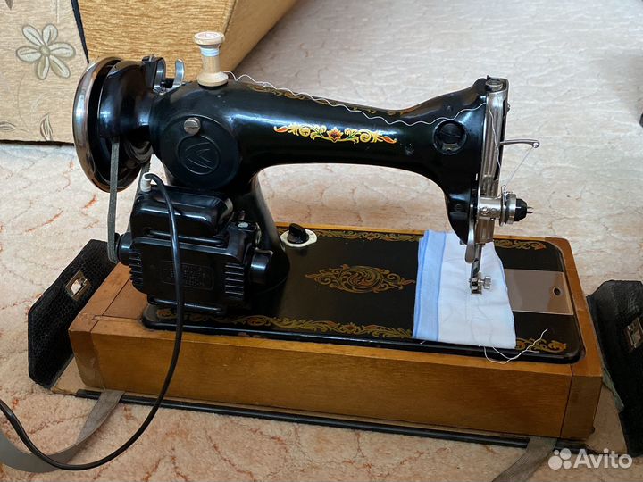Швейная машинка ножная