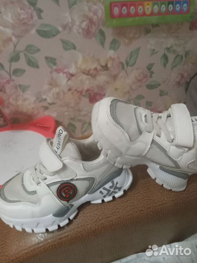 Кроссовки для девочки