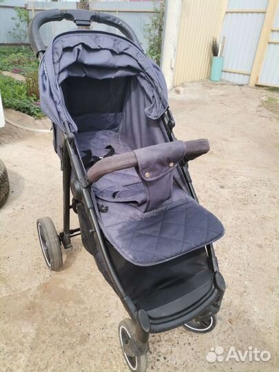 Прогулочная коляска costa