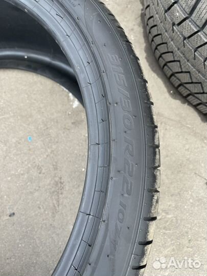 Pirelli P Zero PZ4 315/30 R22