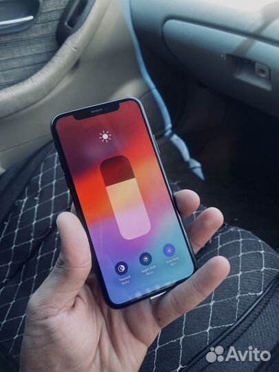iPhone Xs, 64 ГБ