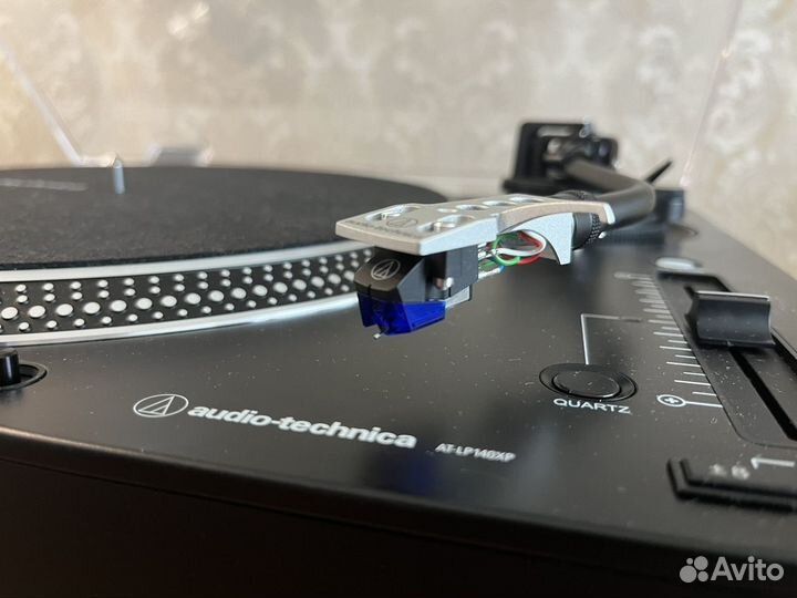 Проигрыватель винила audio-technica AT-LP140xp