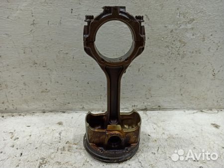 Поршень с шатуном Ниссан