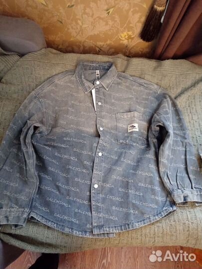 Джинсовая рубашка