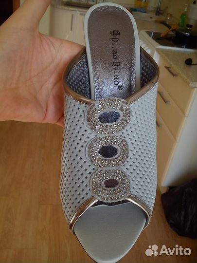 Босоножки новые на шпильке