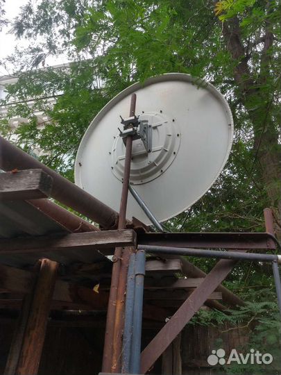 Спутниковая тарелка