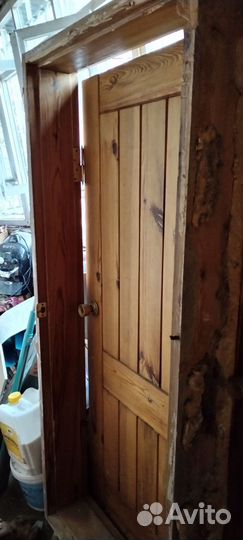 Дверь из массива дерева бу