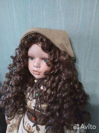 Кукла фарфаровая коллекционная