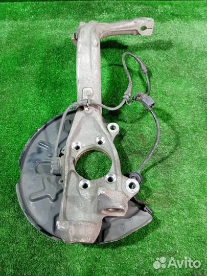 Кулак поворотный передний правый Audi A4 8E B7 ALT