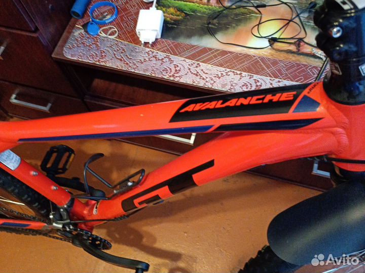 Велосипед горный Gt avalanche comp 27.5